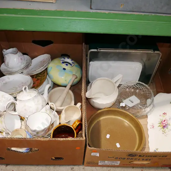 2x boxes; mortar and pestle, part floral tea set, jugs, sugar, Temuka baking dish etc - orange dots