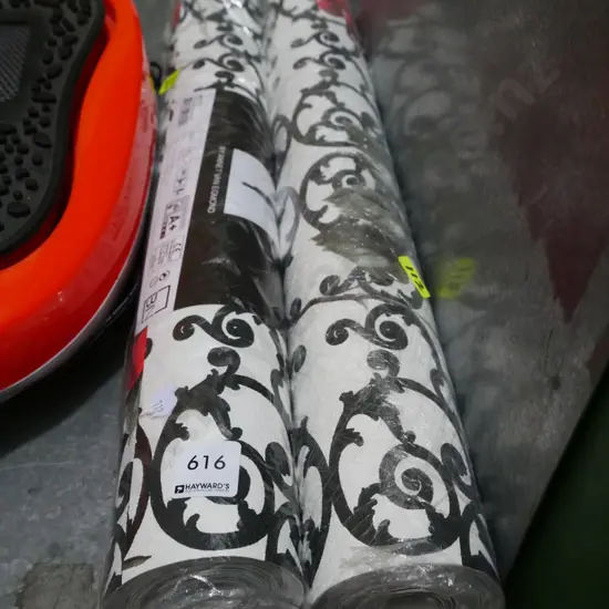 2x rolls of wallpaper