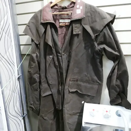 Drizabone size 6L short coat