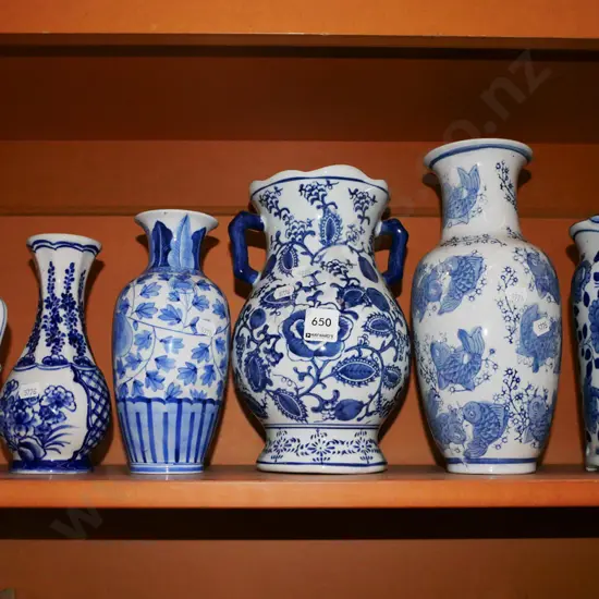 shelf; blue and white vases