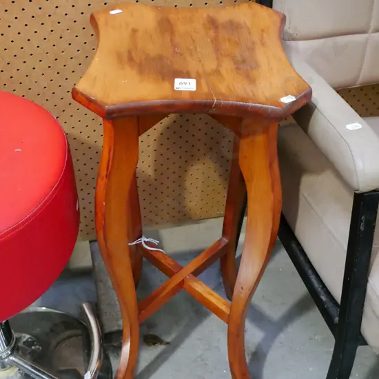 wooden jardiniere stand H-700