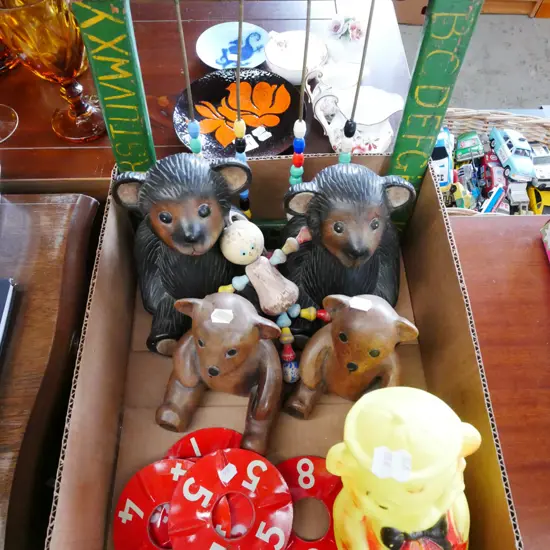 box; abacus, ornamental teddy bears etc