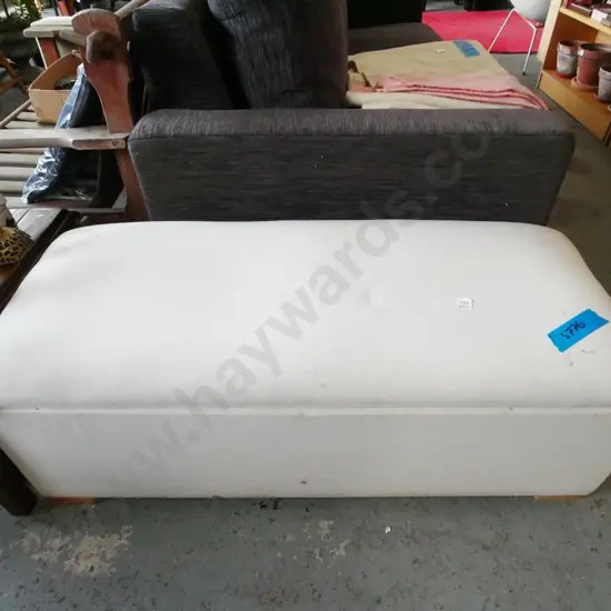 calico upholstered blanket box H-400 W-1160 D-470