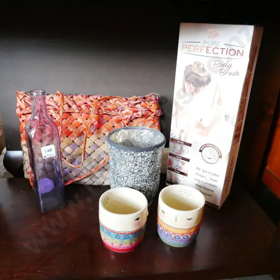 kete, body brush, coffee cups etc