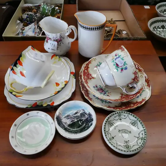 2x trios, 3x pin dishes, 2x milk jugs