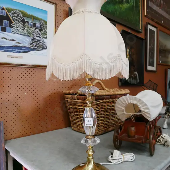 brass and glass based table lamp H-470