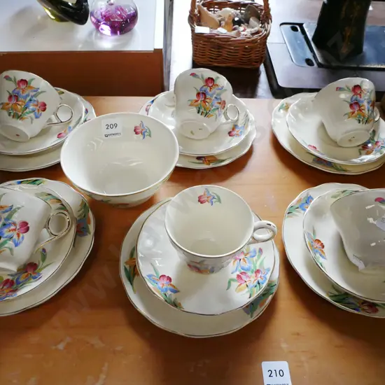 hand painted Grindley cream petal trios, bowl