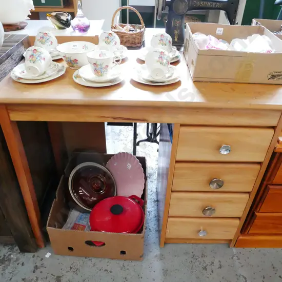 rimu 4 drawer desk - varnish needs attention H-770 W-910 D-450