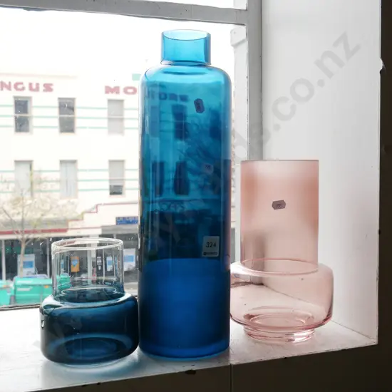 3x glass coloured vases Tallest H-400
