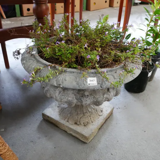 composite urn planter H-320 W-440