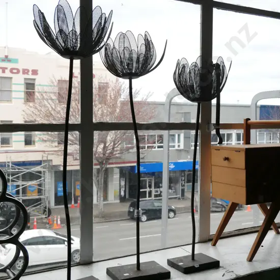 3x metal garden floral themed candle holders Tallest H-830