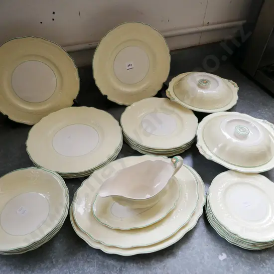 Johnson Bros dinner plates, bowls, ashets etc