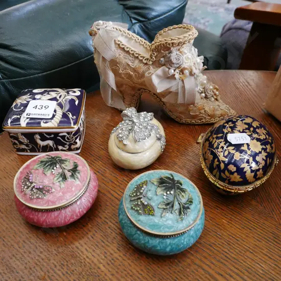 5x trinket boxes, ornamental shoe