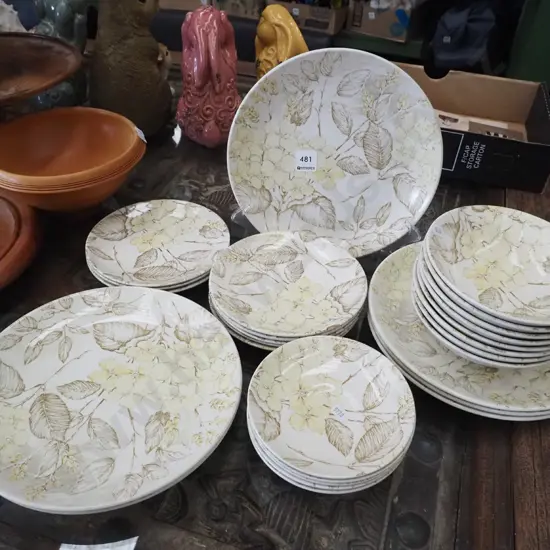 Crown Lynn floral plates, bowls, saucers