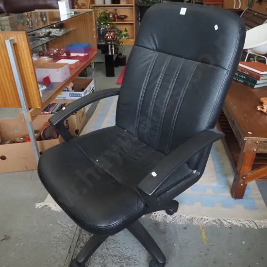 black vinyl office chair