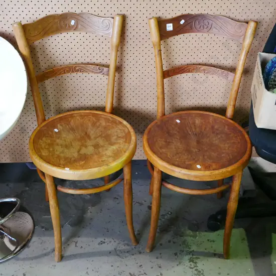 2x pressed wood chairs