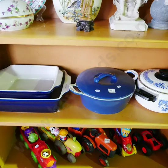 ceramic baking dish, casseroles