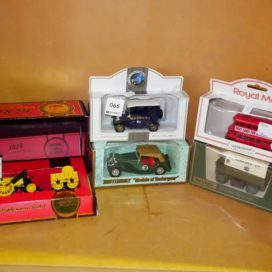 5x boxed toy vehicles