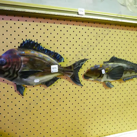 2x wall mounted metal fish