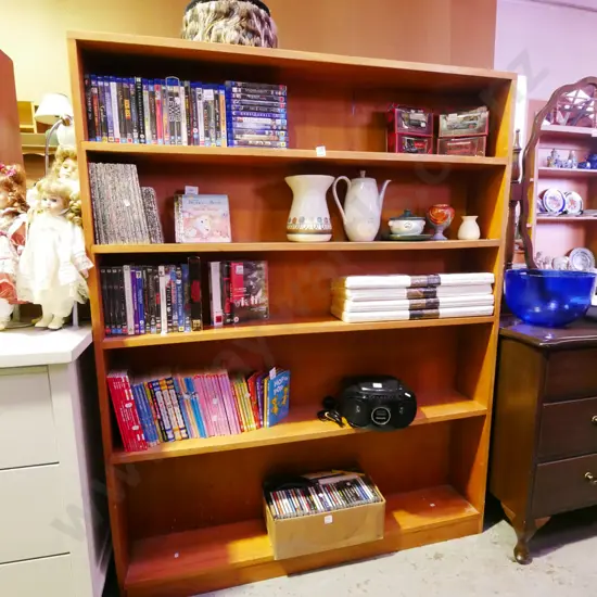 solid rimu bookcase H-1560 W-1250 D-190