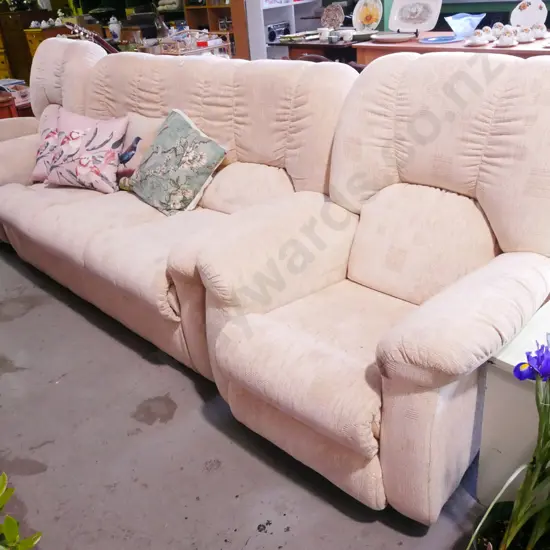 3 piece La-Z-Boy cream lounge suite - 2x rocker/recliners, 1x 3 seater 