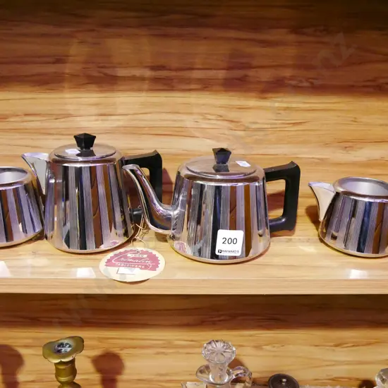 English tea pots,creamer, sugar