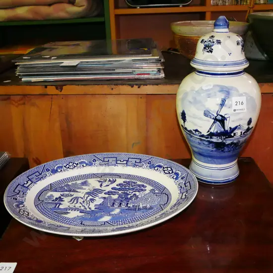 Delft lidded urn, willow pattern ashet Urn H-300