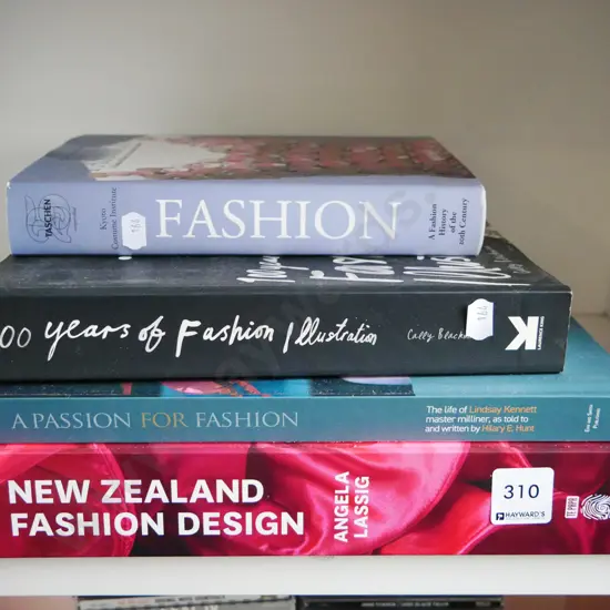 4x fashion books