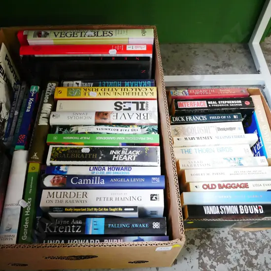 2x boxes books - yellow dots