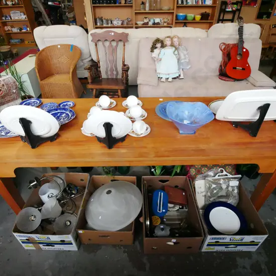 solid rimu table H-760 W-1900 D-740