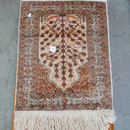 small silk mat H-500 W-400