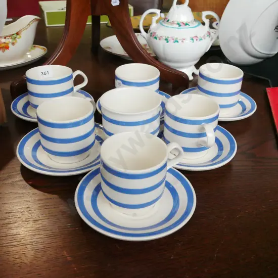 6x blue and white striped coffee cups, sugar
