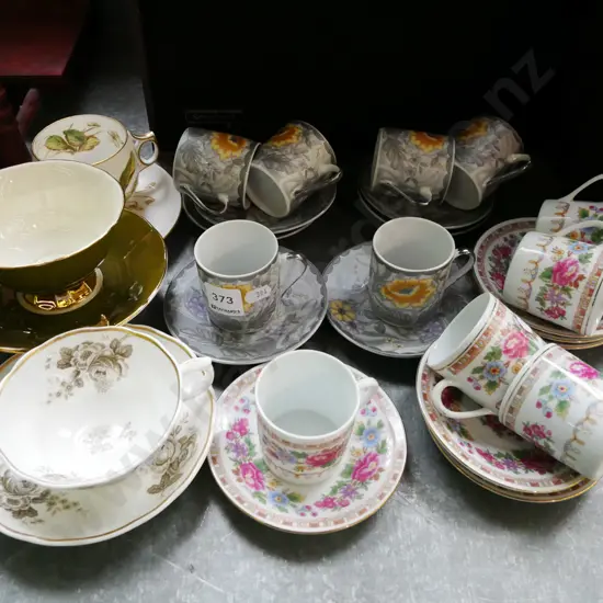 demi-tasse cups, saucers, tea cups etc