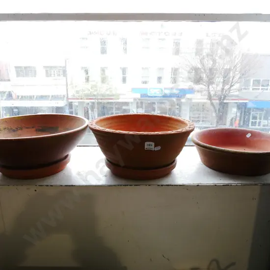 3x terracotta garden planters