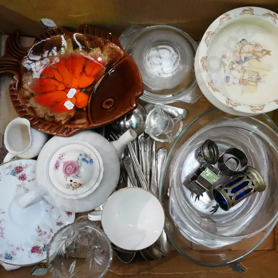 box; cutlery, fish plate, glass baking dishes etc
