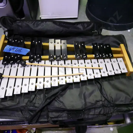 xylophone, music stand