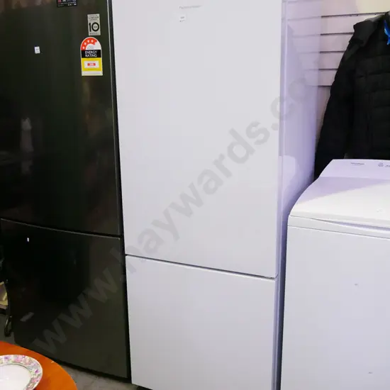 F&P fridge/freezer - needs a clean