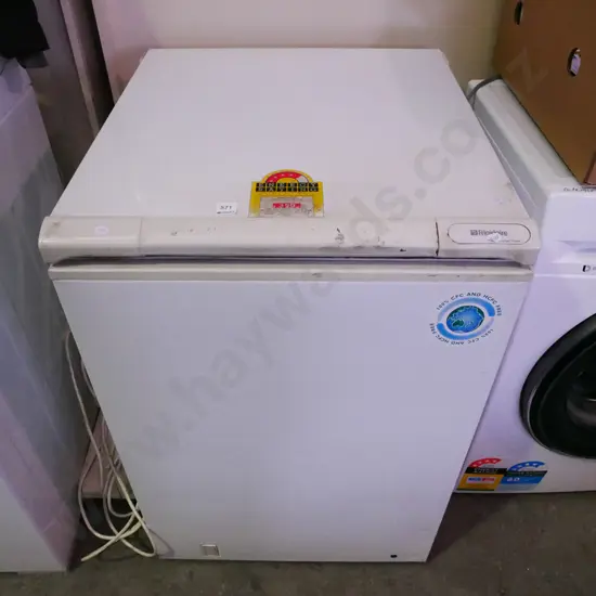 Frigidaire chest freezer H-900 W-600 D-650 -needs a clean
