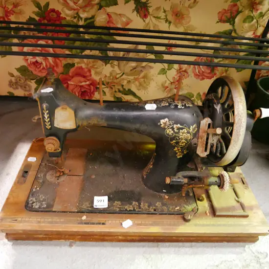 rusty Singer table top sewing machine