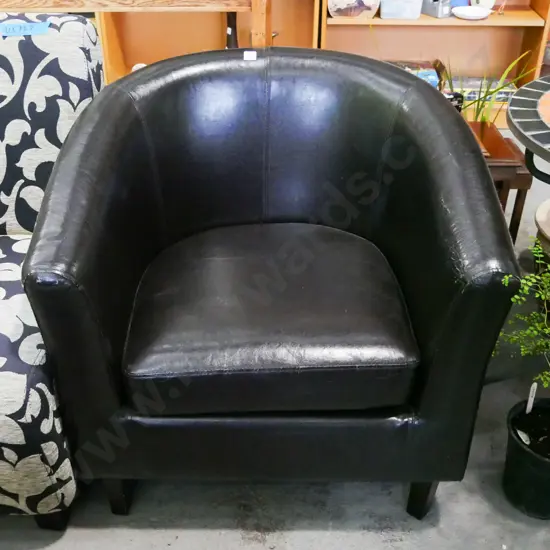 vinyl tub chair - some cracking to vinyl
