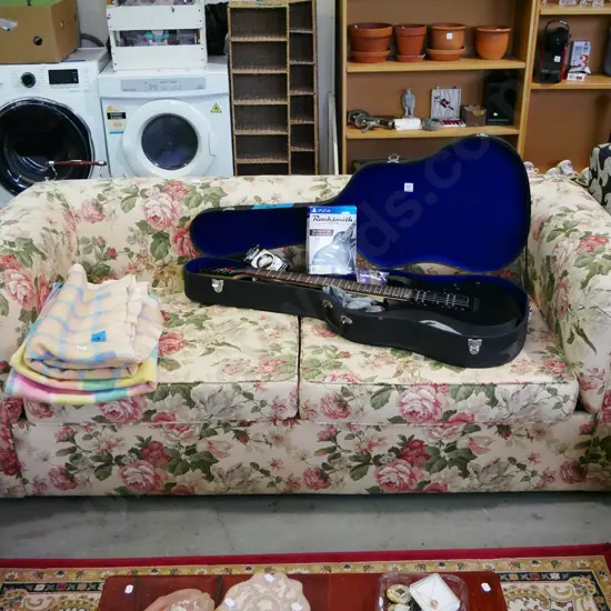 floral chesterfield divan bed - small rip to fabric