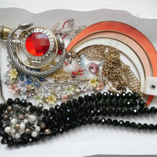 tray of costume jewellery