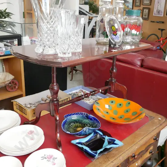 mahogany refectory based coffee table H-490 W-900 D-440