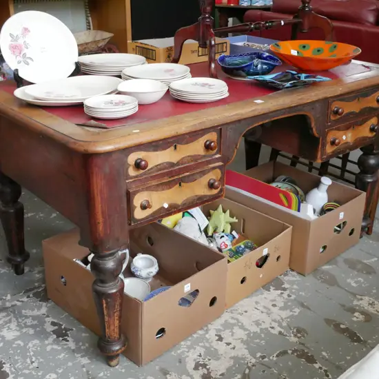 restorer's mahogany turned leg desk with vinyl top - 4 drawers, missing 1 drawer H-750 W-1440 D-830