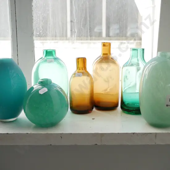 7 coloured glass vases