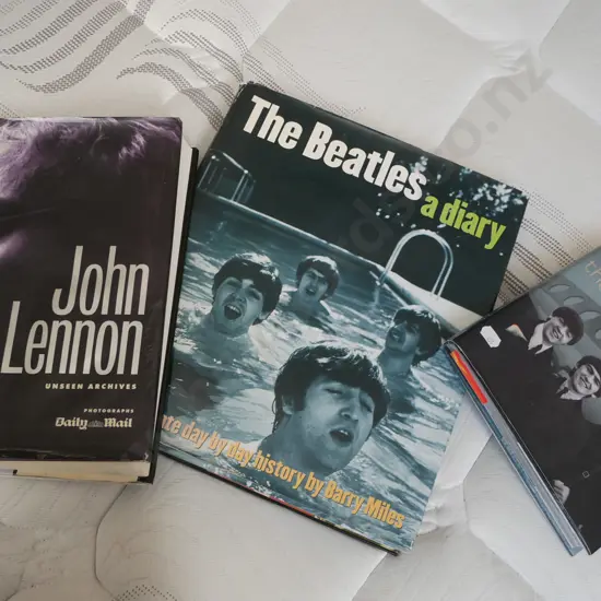 2x Beatles, John Lennon book