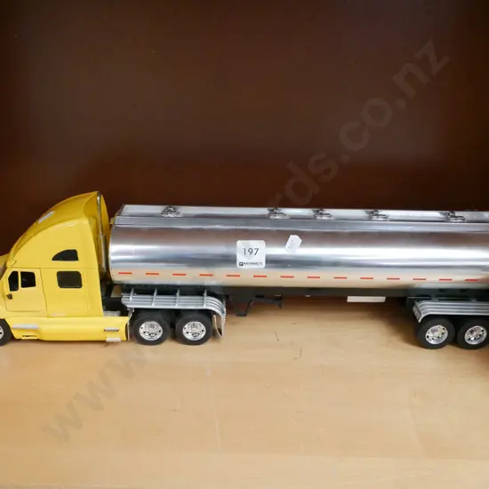 plastic toy tanker truck  L-550