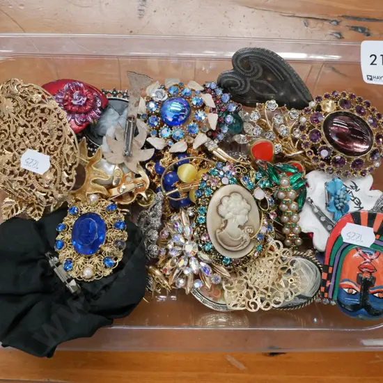 tray of costume jewellery