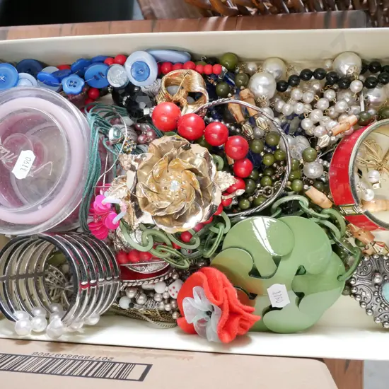 tray of costume jewellery