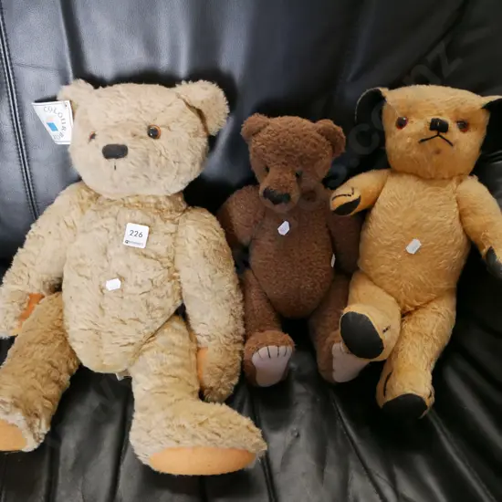 3x vintage teddy bears